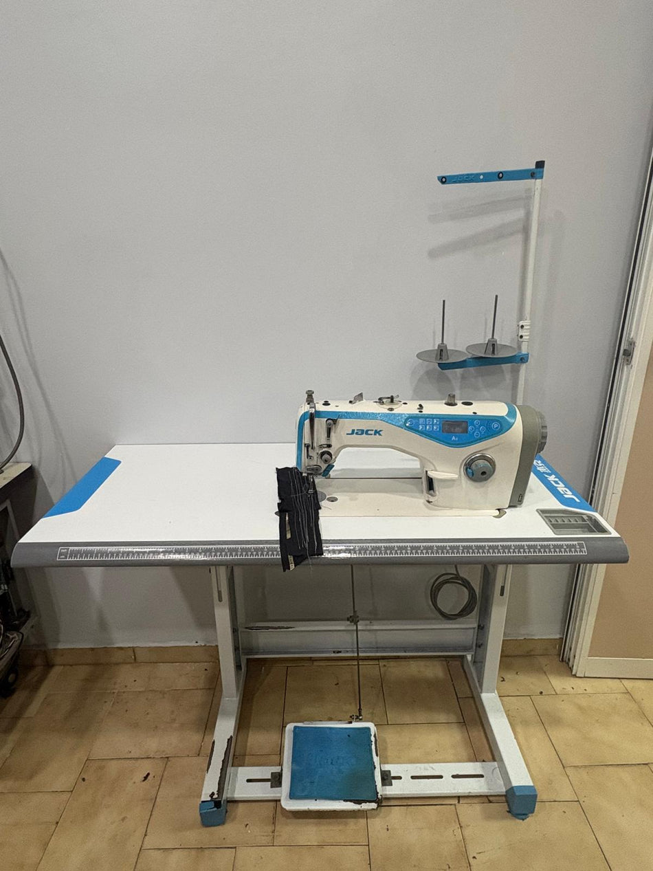 Macchina da Cucire Industriale Lineare Automatica Jack A4 – USATA