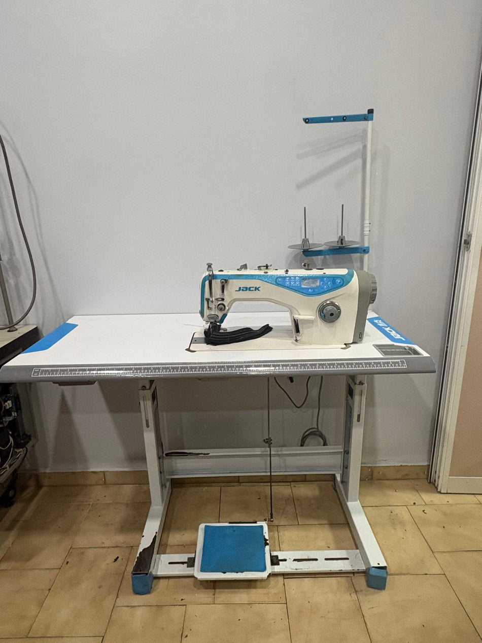 Macchina da Cucire Industriale Lineare Automatica Jack A4 – USATA