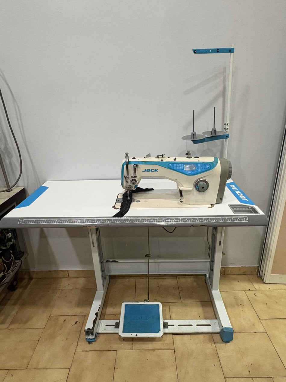 Macchina da Cucire Industriale Lineare Automatica Jack A4 – USATA