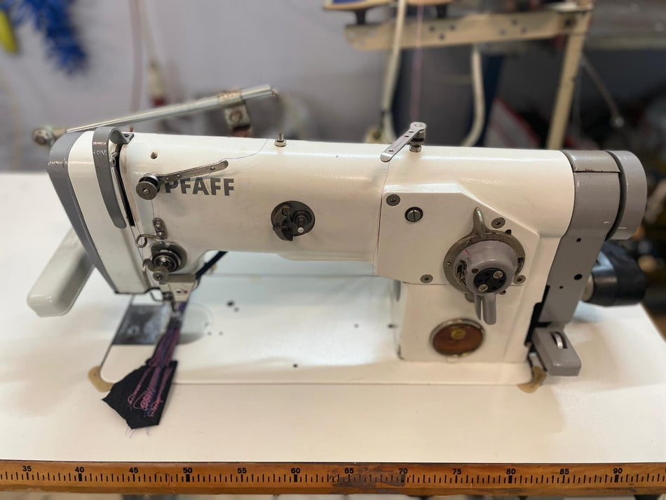 PFAFF zig zag usata