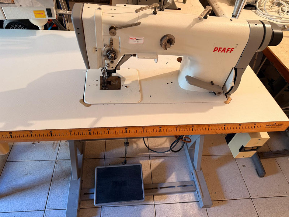 PFAFF 483 lineare con rasafilo usata